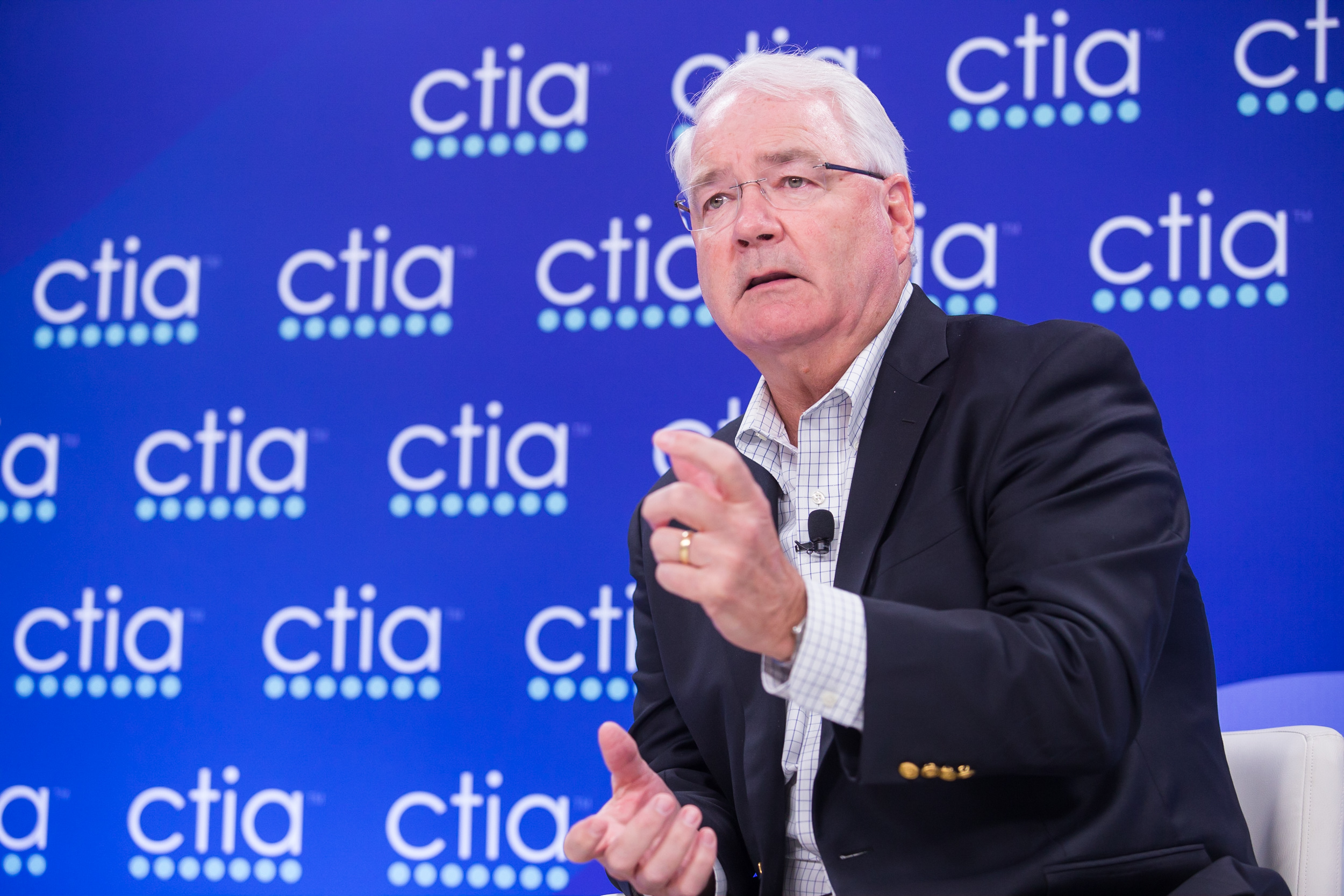 U.S. Cellular President & CEO and CTIA Board Chairman, Ken Meyers, speaks at the 2019 5G Summit.
