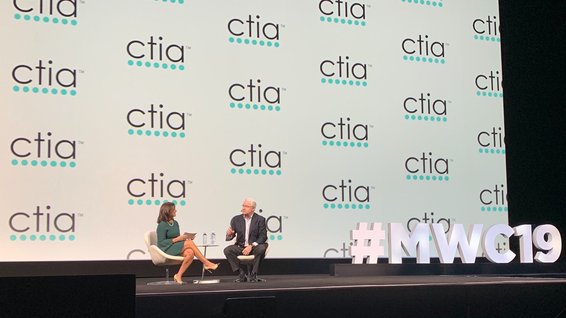 CTIA President & CEO Meredith Attwell Baker, and U.S. Cellular President & CEO Ken Meyers at MWC19 Los Angeles
